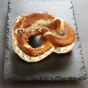 Frischkäse-Schnittlauch Brezel